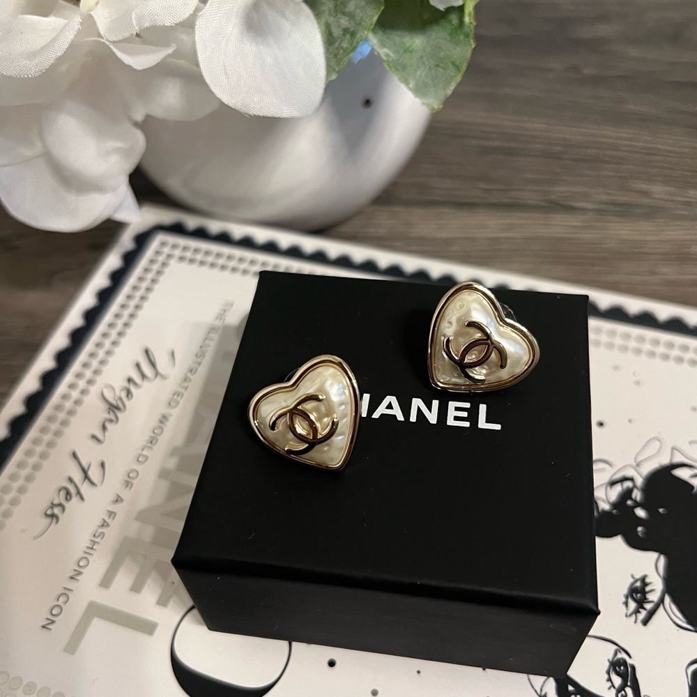 Chanel Pearly White Heart Gold CC Earrings